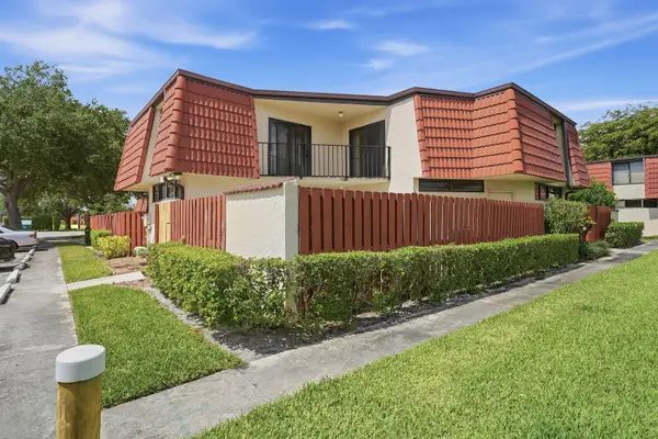 3861 Victoria Drive #3861, West Palm Beach, FL 33406