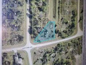 941 Capetown Avenue, Lehigh Acres, FL 33974