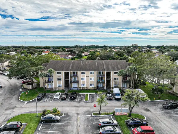 450 Palm Circle #106, Pembroke Pines, FL 33025