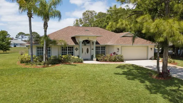 3018 SE Dalhart Road, Port St Lucie, FL 34952