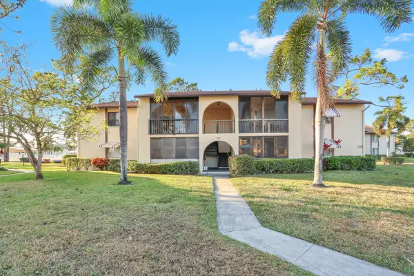 309 Knotty Pine Circle #A-1, ,, FL 33463