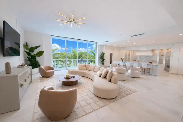 220 SE Mizner Boulevard #Ph907, Boca Raton, FL 33432