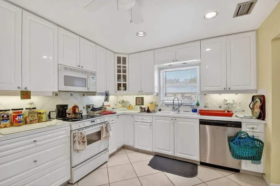 782 Nantucket Circle, Lake Worth, FL 33467 - #2