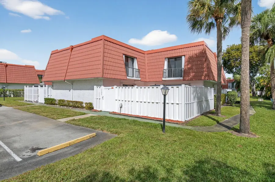 1423 SW 28th Avenue #11 B, Boynton Beach, FL 33426 - #3