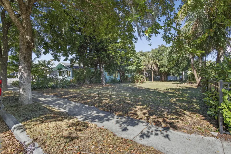 427 32nd Street, West Palm Beach, FL 33407 - #2