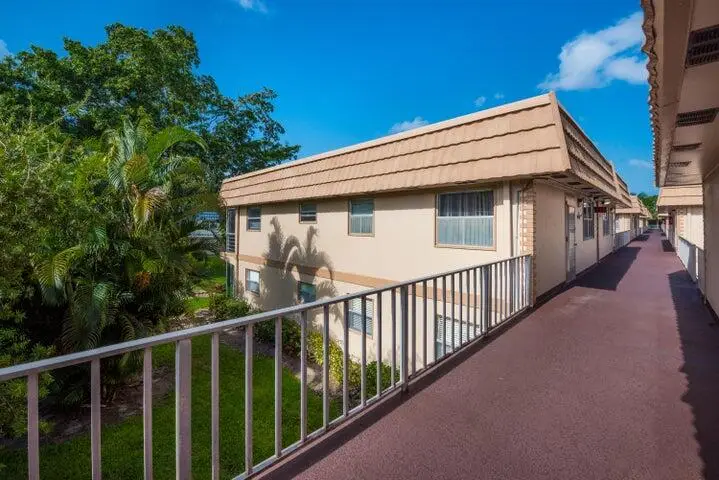 657 Brittany N, Delray Beach, FL 33446 - #2