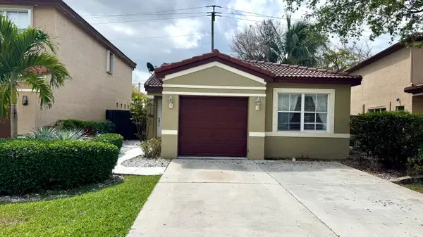 4274 NW 1st Place, Deerfield Beach, FL 33442