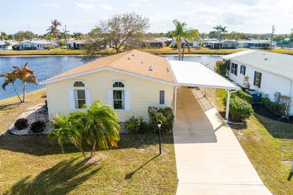8125 Meadowlark Lane, Port St Lucie, FL 34952