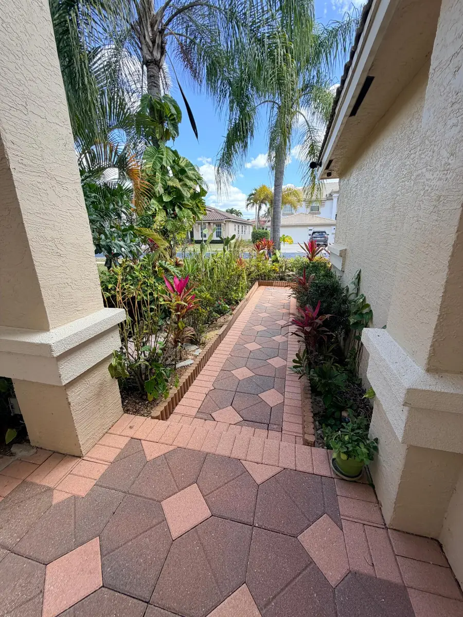 2236 Ridgewood Circle, Royal Palm Beach, FL 33411 - #3