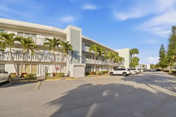 307 Wellington A, West Palm Beach, FL 33417