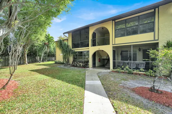 330 Pine Ridge Circle #B-2, ,, FL 33463
