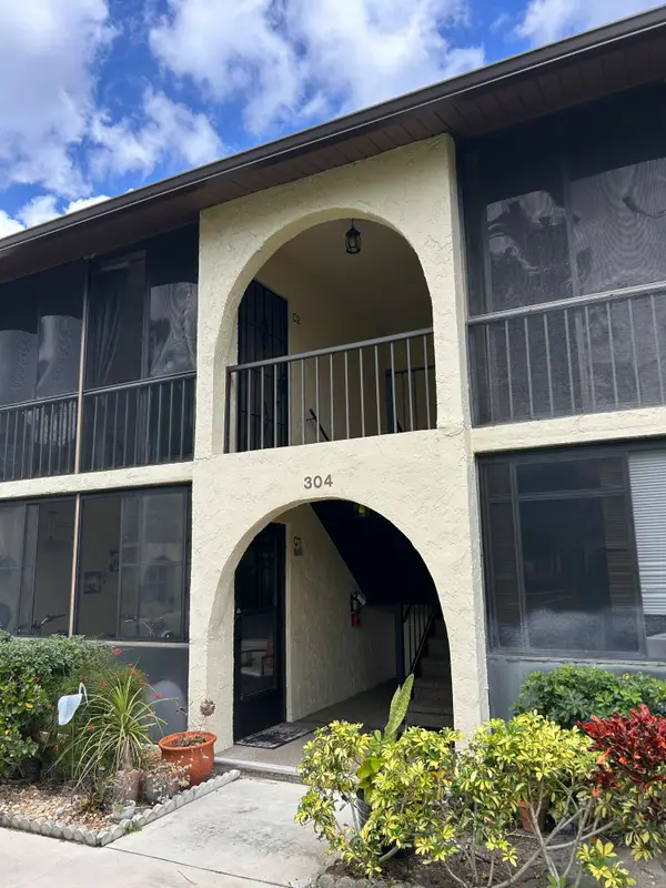304 Knotty Pine Circle #B-2, ,, FL 33463