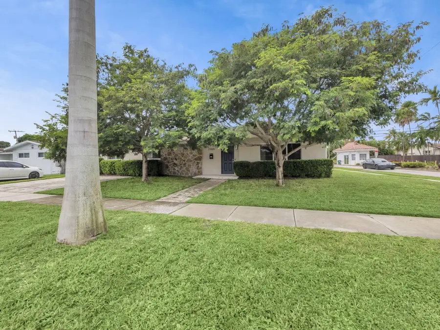 21020 Highland Lakes Boulevard, Miami, FL 33179 - #2
