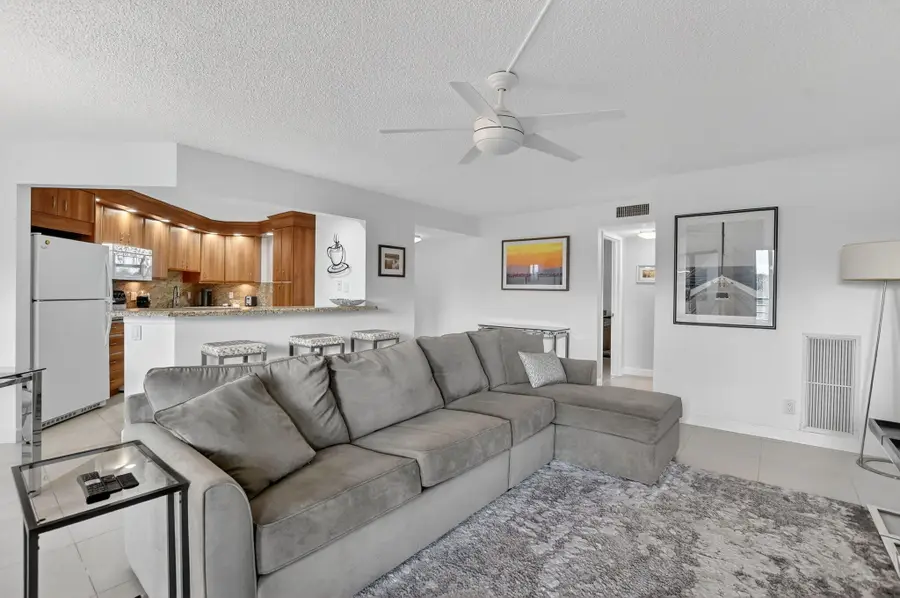 5851 Camino Del Sol #402, Boca Raton, FL 33433 - #3