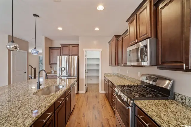 928 Amberly Dr, North Salt Lake, UT 84054 - Image #2