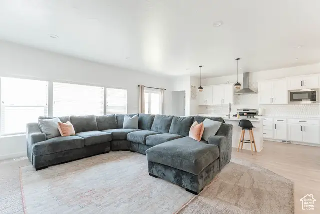 382 W Parkway Dr, Kaysville, UT 84037 - Image #3