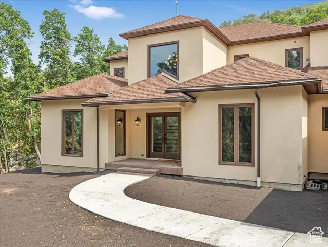 422 S Maryfield Dr, Salt Lake City, UT 84108 - Image #2