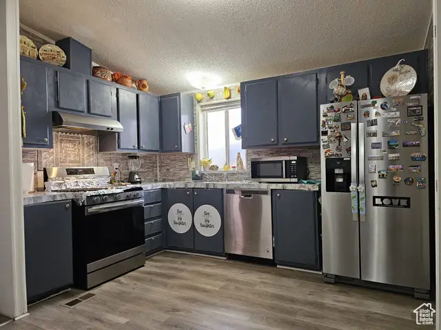 14 Lakeview Dr, Layton, UT 84041 - Image #3