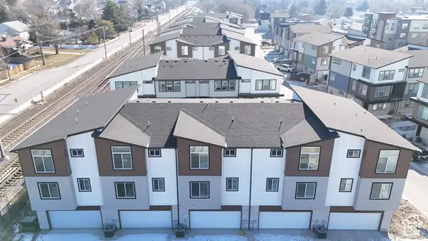 132 E Chambord Ct E, Sandy, UT 84070