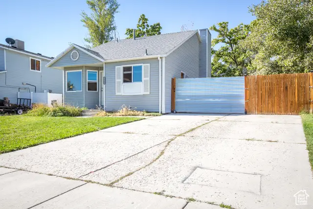 5940 S Woodview Dr, Kearns, UT 84118 - #3