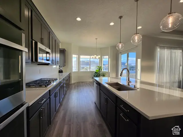 697 N 3275 W, Layton, UT 84041 - Image #2