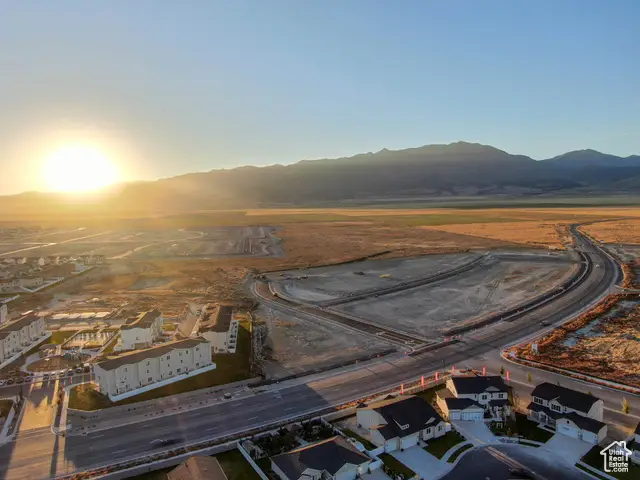 676 E Desert Willow Dr, Eagle Mountain, UT 84005 - Image #3