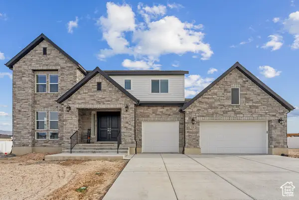 2118 N Snowy Crane Dr, Clinton, UT 84015
