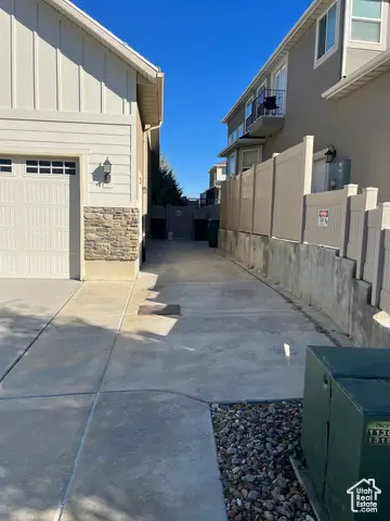 618 W Regent Garden Ln S, Bluffdale, UT 84065 - Image #3
