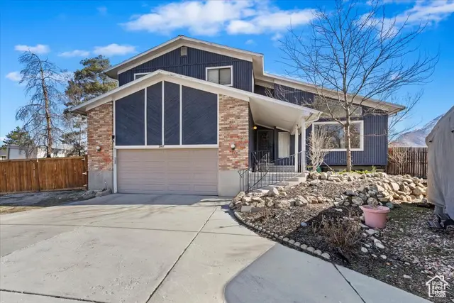 2067 E Gyrfalcon Ln, Sandy, UT 84092 - Image #1