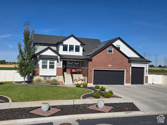 149 N Village Park Dr W, Layton, UT 84041 - Image #2