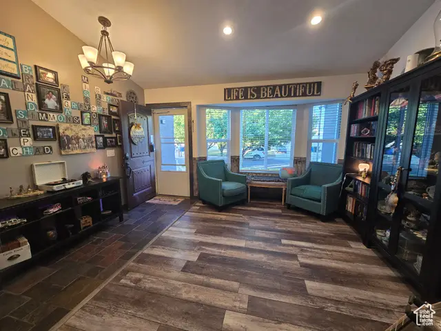 8894 S Sun Leaf Dr, West Jordan, UT 84088 - Image #3