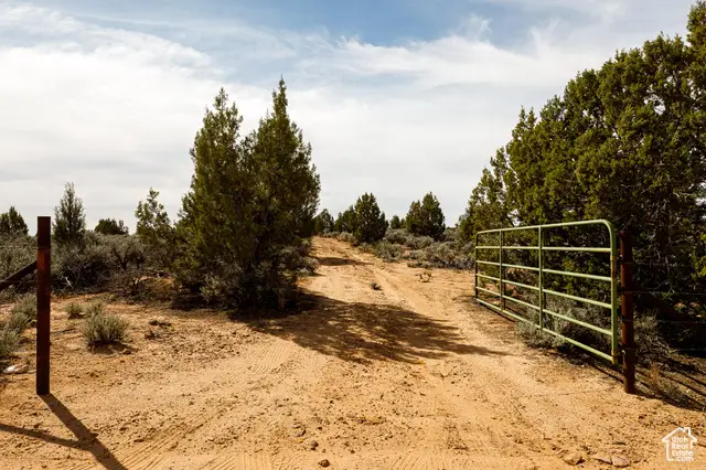 1 1600 #AV-137, Apple Valley, UT 84737 - Image #3