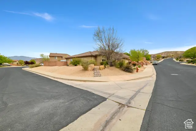 1041 E Silver Shadows Dr, Washington, UT 84780 - #3
