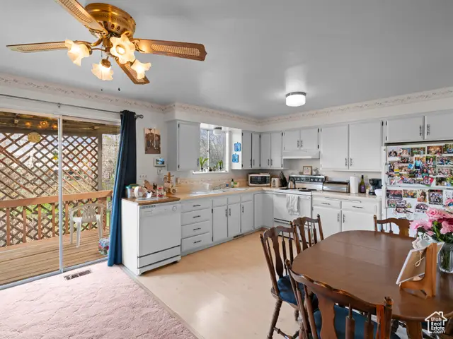 425 E Mountain View Dr, Sandy, UT 84070 - Image #3