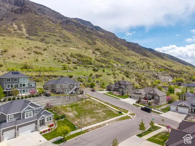 635 N Ridge Dr #25, Provo, UT 84606 - Image #1