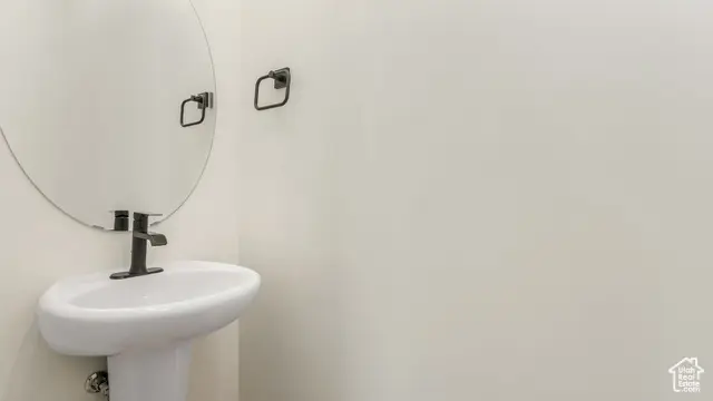 2298 E Parkside Cir S, South Ogden, UT 84403 - Image #3