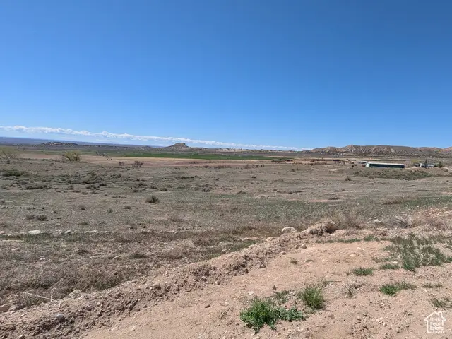 2042 E Goose Ranch Rd, Vernal, UT 84078 - Image #1