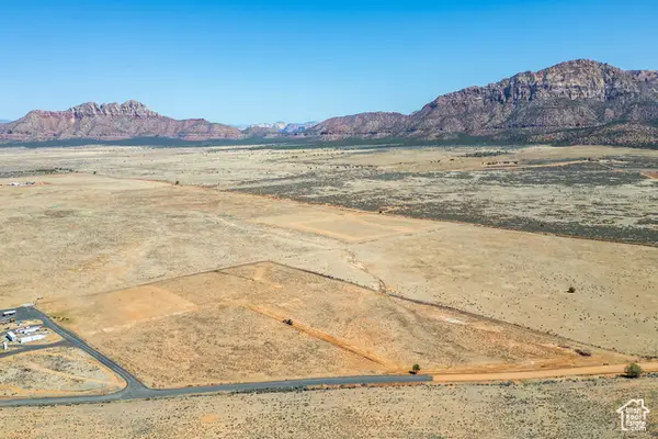 1372 S Desert Dr, Apple Valley, UT 84737