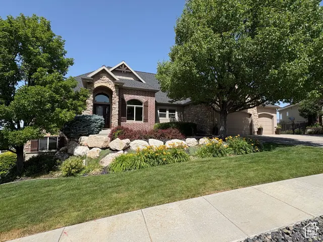 398 S Lofty Ln E, North Salt Lake, UT 84054 - Image #2