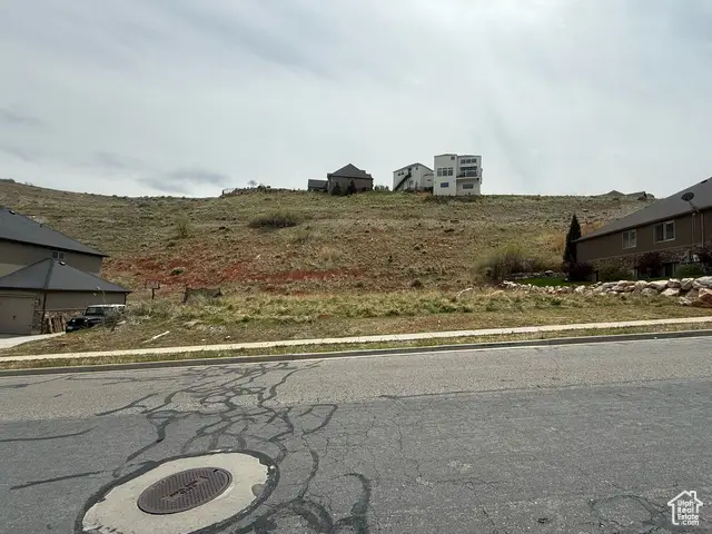 755 S Parkway Dr, North Salt Lake, UT 84054 - Image #2