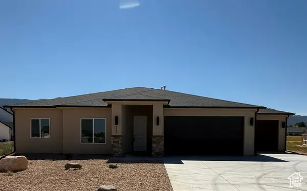 4886 N Springfield Cir E #13, Enoch, UT 84721