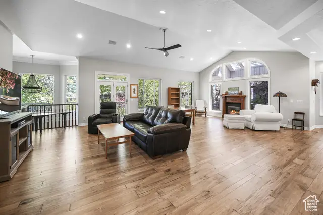 90 S Sherwood Dr, Providence, UT 84332 - Image #2