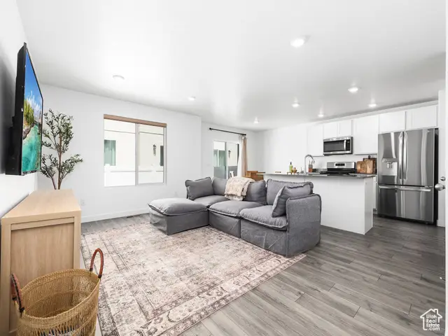 944 E Jack Dr, Saratoga Springs, UT 84045 - Image #3