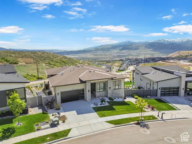 1749 W Oakridge Cir, Lehi, UT 84043 - Image #2