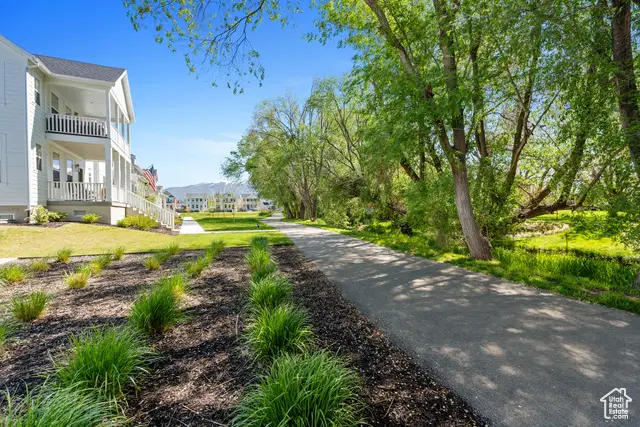1071 W Shoreline Dr, Layton, UT 84041 - Image #3