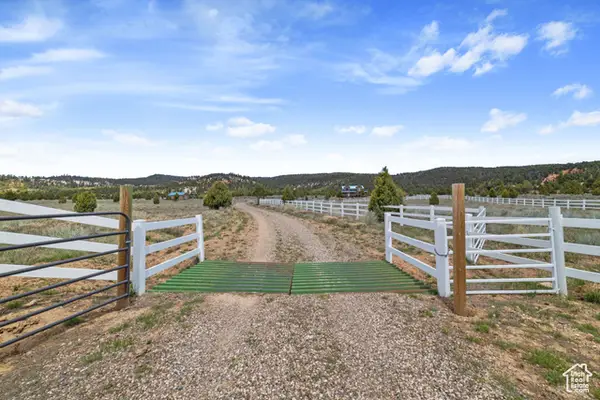 4150 W Pink Cliffs Dr, Hatch, UT 84735