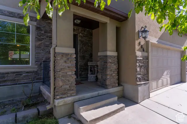 886 Cambridge Dr, North Salt Lake, UT 84054 - Image #2