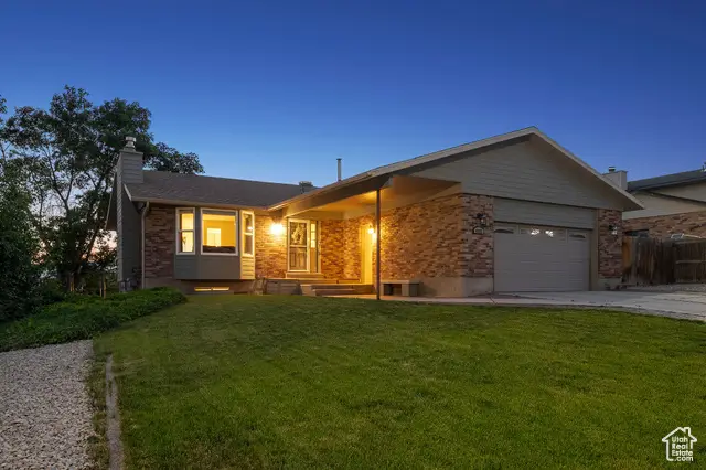 8962 S Altair Dr, Sandy, UT 84093 - Image #1