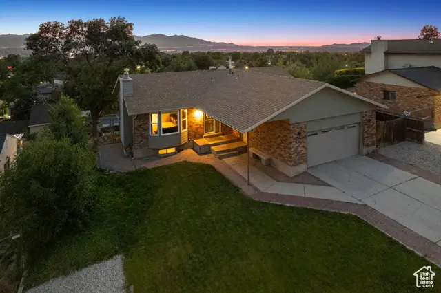 8962 S Altair Dr, Sandy, UT 84093 - Image #2