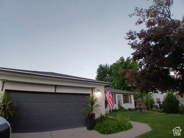 1584 E Petunia Way, Sandy, UT 84092 - Image #3